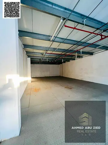 **Excellent investment opportunity! Warehouse of 1,500 sq. ft., suitable for storage and all commercial activities, with full maintenance by the owner