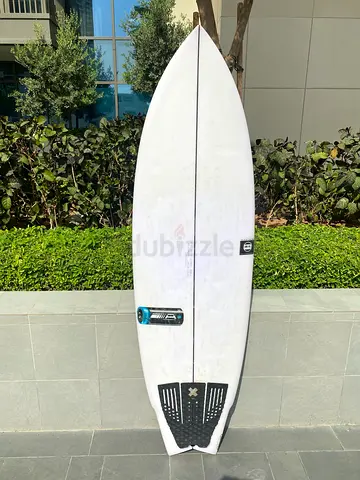 Surf Board - Epoxi 5’8 - 33.5L (Almost brand new)