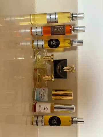 Different brands of very good perfume it comes all in a bundle