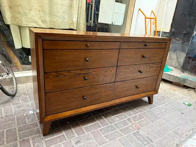 Modern Wooden 8-Drawer Dresser