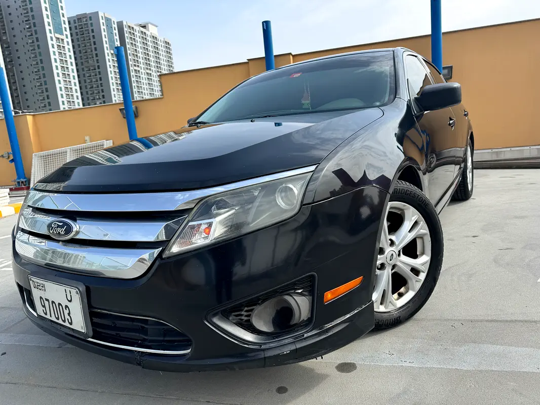 Ford Fusion 2012 — photo 1 of 8