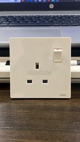 Hager Single Gang Switched UK Socket (White) - Good Condition