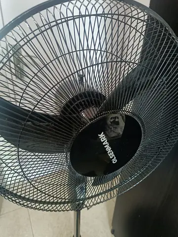 Olsenmark pedestal standing fan - great working condition