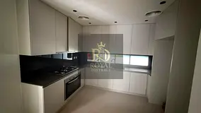 GOLDEN OPPORTUNITY | 4 BEDROOMS TOWENHOUSE MIDDLE UNIT | SMART HOME SYSTEM | PRIME LOCATION | LUXURI