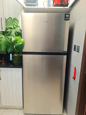Spacious double-door refrigerator / freezer - good condition