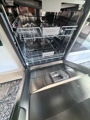 Samsung Built-in Dishwasher - Good Working Condition