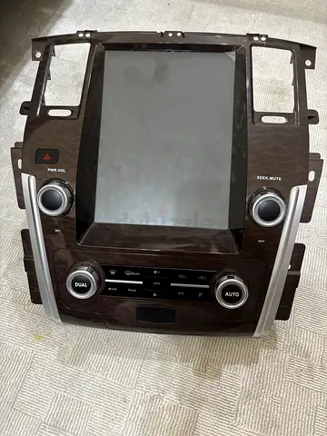 Tesla Style Android Screen (4GB/64GB) with AC Control Panel – Excellent Condition