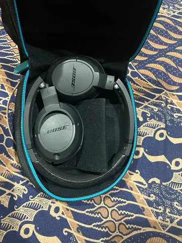 Original Bose headphones with case - light blue tag (used)