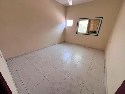 سكن موظفين للإيجار في الروضة 3 عجمان | موقع حيوي ومساحة مناسبة بأسعار مميزة