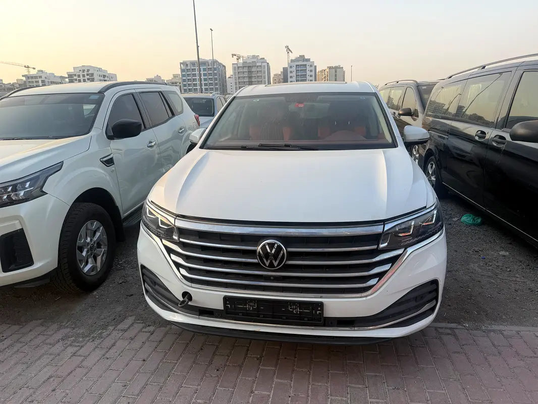 Volkswagen Viloran 2020 — photo 1 of 7