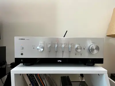 Yamaha RN 800A Network Receiver / Stereo Amplifier