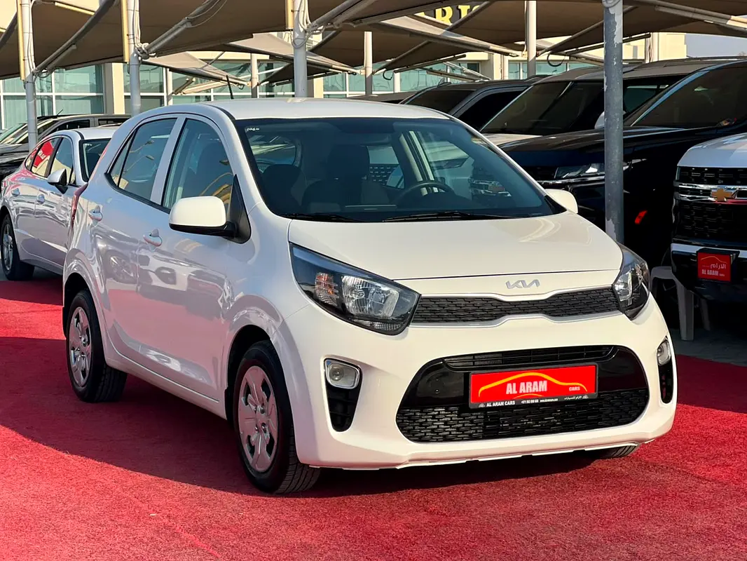 Kia Picanto 2023 — photo 1 of 19