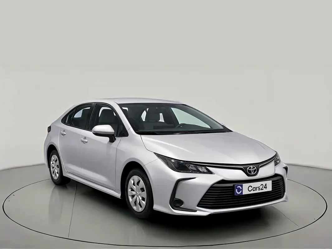 Toyota Corolla 2023 — photo 1 of 11