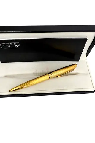 Montblanc Meisterstück Solitaire Gold-Plated Barley ballpoint pen.