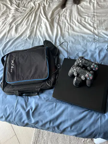 PlayStation (Controllers are working, console needs repair / not turning on)