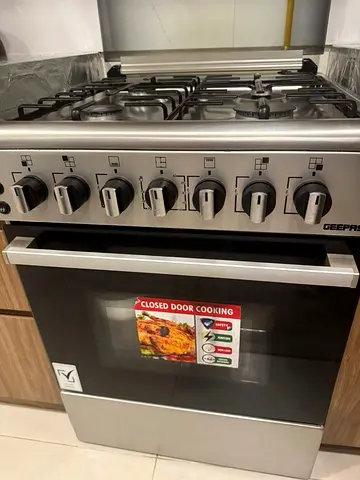 Gas cooker brand new and Hood
