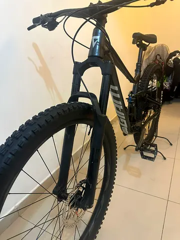 Giant Stance Mountain Bike Full Suspension
