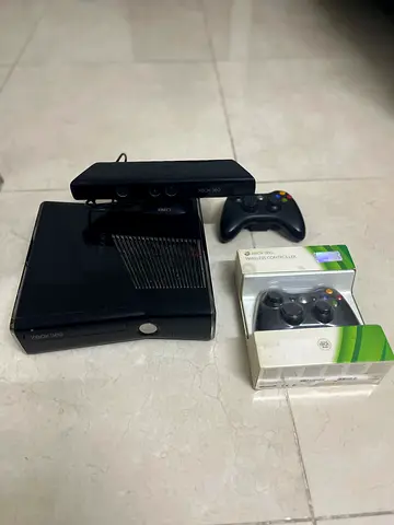 Xbox 360 Slim Console with Kinect + Controllers (2 boxed) and 4 games