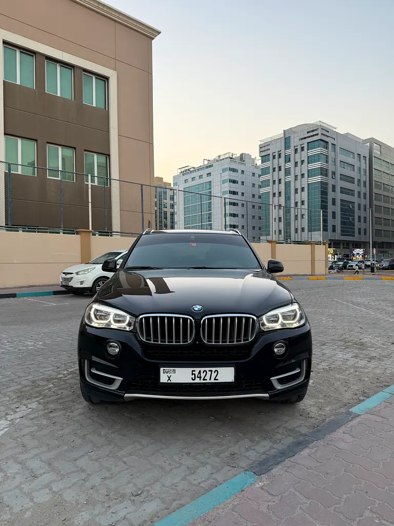 BMW X5 2018 — photo 1 of 10
