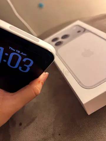 iPhone 17 pro esim Silver with Original Box - Good Condition