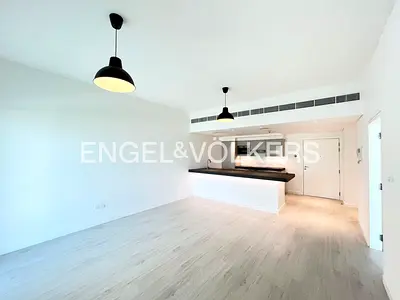 Unfurnished l Vacant l Fully Upgraded