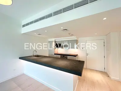 Unfurnished l Vacant l Fully Upgraded