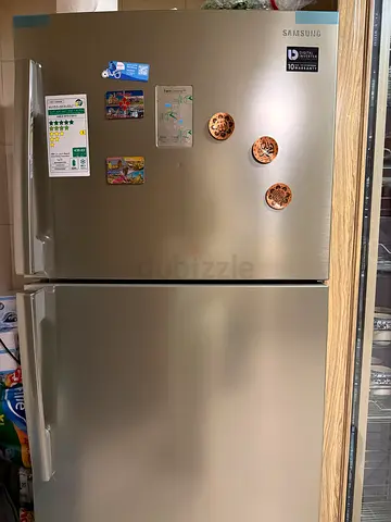 Samsung Refrigerator – Needs Repair Samsung refrigerator available for pickup in Rabdan, Abu Dhabi.