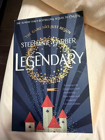 Legendary by Stephanie Garber - Paperback (Like New)