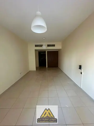فرصة مميزة للإيجار السنوي في أبراج عجمان ون بمنطقة الراشدية 3، أحد أشهر المجمعات السكنية في عجمان، حيث يجمع بين الموقع الحيوي والخدمات المتكاملة والمس