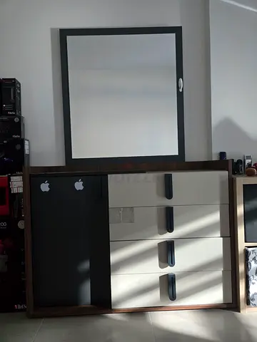 Dressing table, with draws
