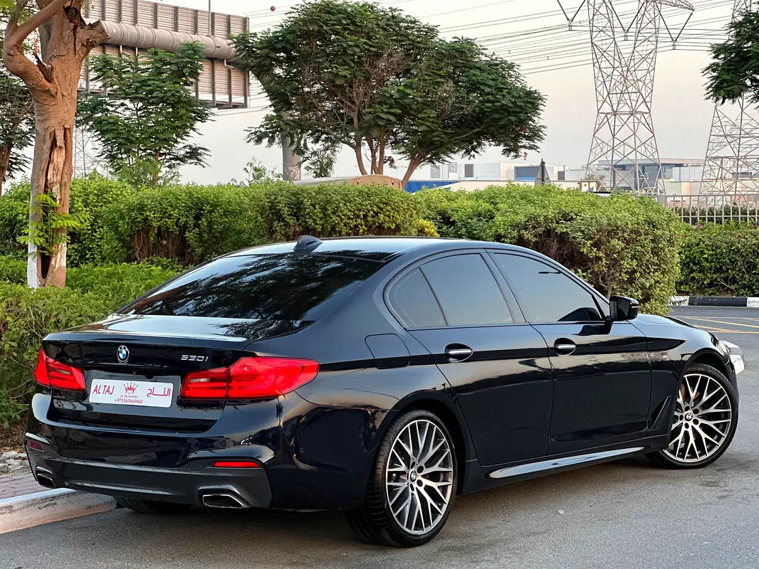 BMW 5-Series 2018 — photo 1 of 11