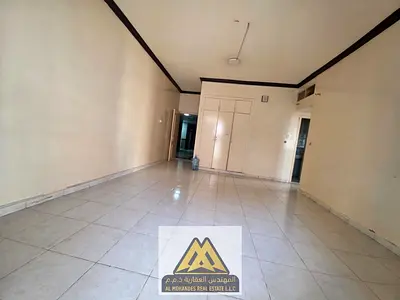 شقه غرفه و صالة | الرادشيه 3 | للايجار السنوي | مساحة مريحه | في قلب جميع الخدمات | قريبه من مخرج دبي والشارقه