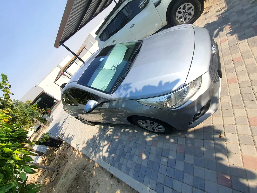 Hyundai Accent 2020 — photo 1 of 9
