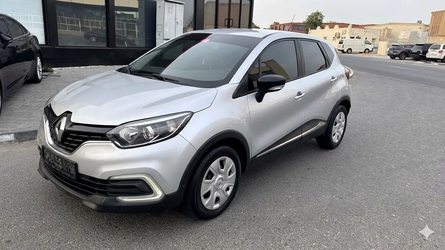 Renault Captur 2019 — photo 1 of 4