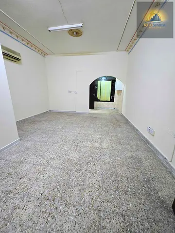 NICE BIG SIZE STUDIO APARTMENT AVAILABLE OPPOSITE MADINAT ZAYED READY TO MOVE