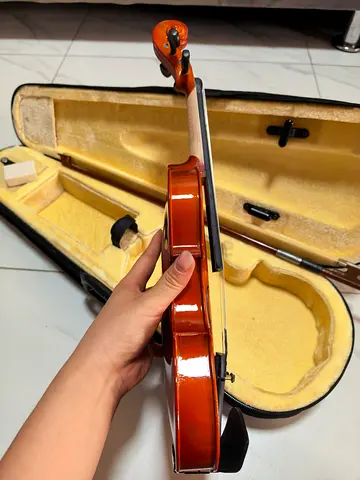 1/8 Violin with Case and Bow for Under 5 Years Old - New Condition