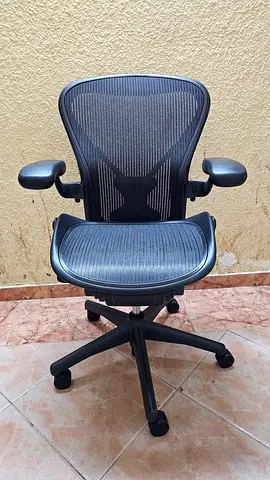 Herman Miller Aeron Classic Office Chair fully loaded Size B