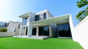 Single Row | Park Backing | Upgraded Villa