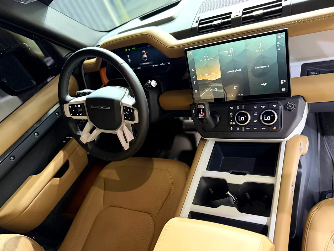 Land Rover Defender 2026