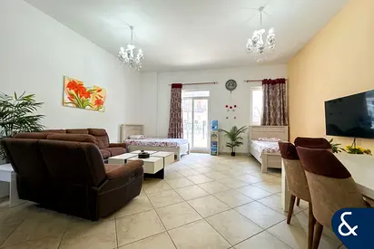 Corner Two Bed | Low Floor | Community View