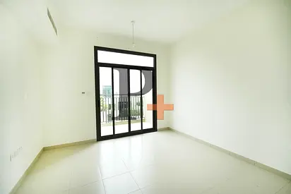 Single Row 3BR+Maid | Private Backyard | Steps from Central Park