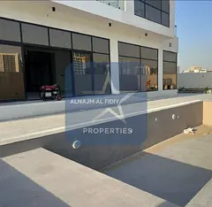Brand New Ultra Modern Beauty I with LIFT I Exquisite Pool &amp; Garden I Complete Outside Quarters