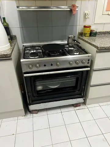 Stove ( all 5 burners working)
