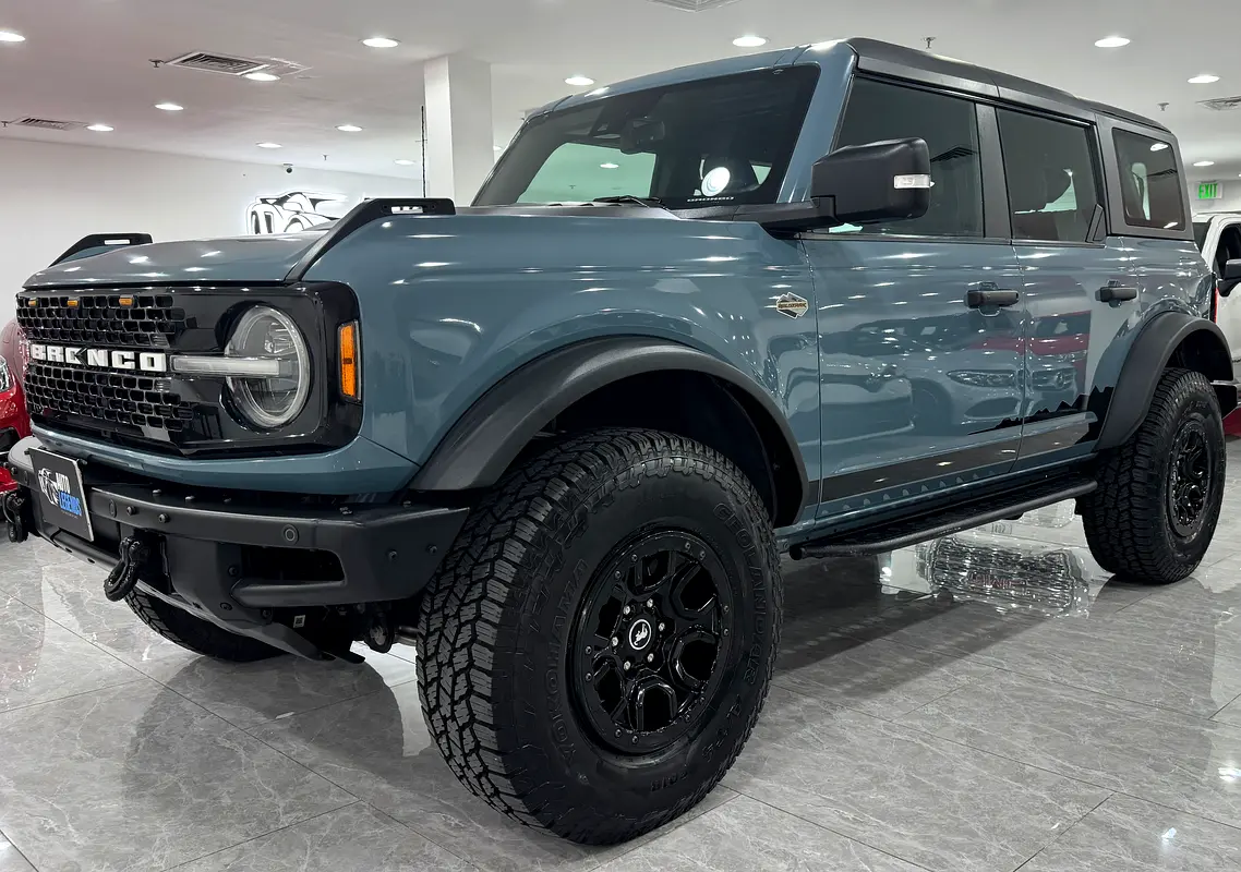 Ford Bronco 2022 — photo 1 of 15