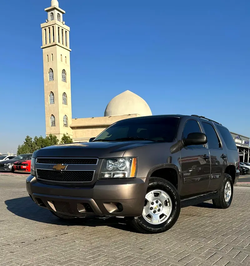 Chevrolet Tahoe 2014 — photo 1 of 17