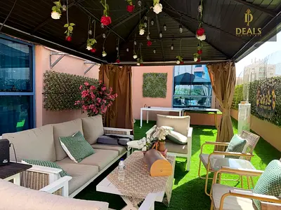 Spacious 3 Bedroom Apartment with Huge Private Terrace | Vacant on Transfer | AED 700,000