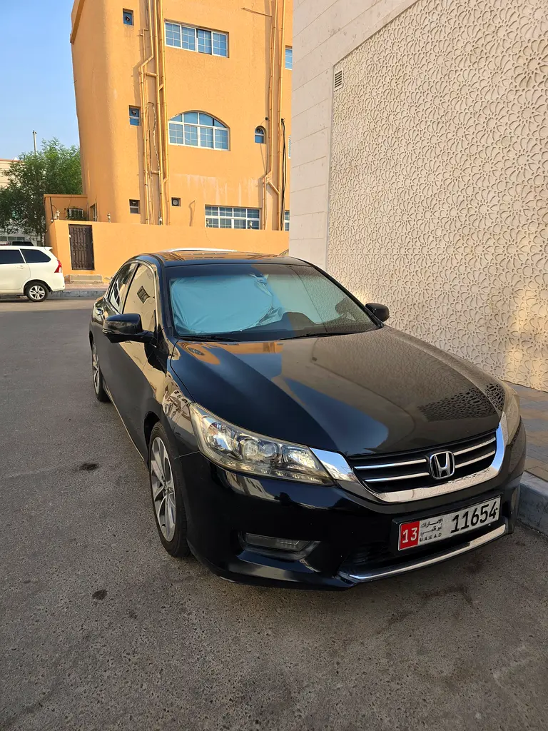 Honda Accord 2014 — photo 1 of 8