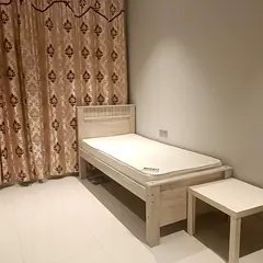 Executive Bed Space available in a Clean Flat @ DIP
