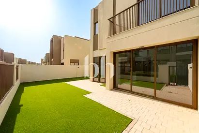 Vacant | 4 Bed plus Maids | Landscaped | Modern