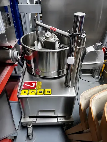 Wet batter grinder/bone saw cutter /hot display